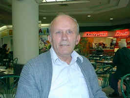 AlexDM.jpg (41960 bytes)