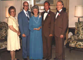 mom4chil.jpg (73076 bytes)